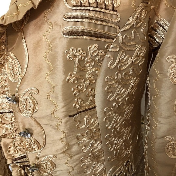 Gorgeous Agora Gold Embroidered Jacket - Picture 3 of 5
